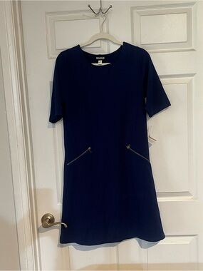 Haani Navy Short-Sleeve Shift Dress with Gold Zip Accents